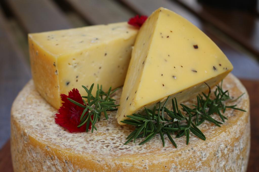 Bel Paese Cheese | Truffle (Made Using A2 Cow Milk) - Begum Victoria - 200gm