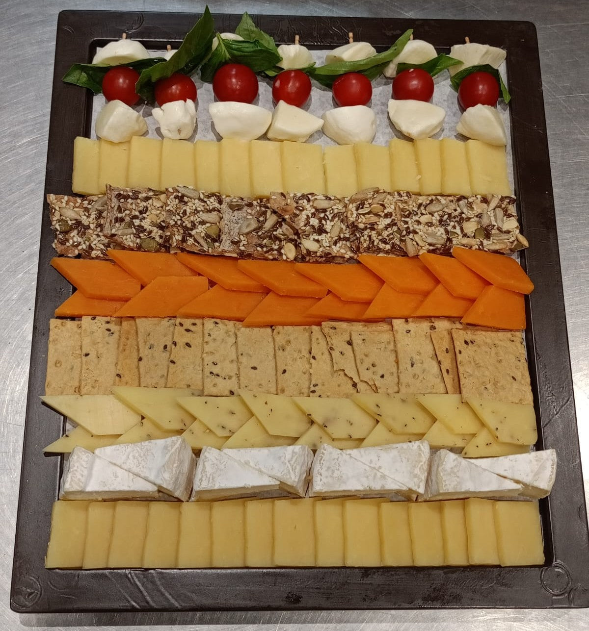 Cheese & Cracker Board (Veg) -Artisanal Wooden Platter with Gourmet Cheeses & Caprese Skewers- Made with Organic Ingredients - No preservatives - Natural Ingredients - Serves 4 to 5 People