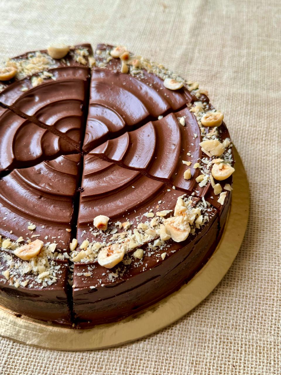 Cake | Hazelnut Chocolate - With Almond Butter Frosting - Vegan & Gluten Free - Nature&