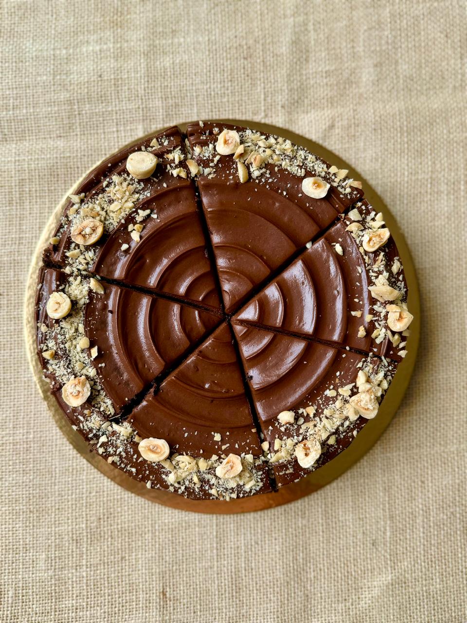 Cake | Hazelnut Chocolate - With Almond Butter Frosting - Vegan & Gluten Free - Nature&