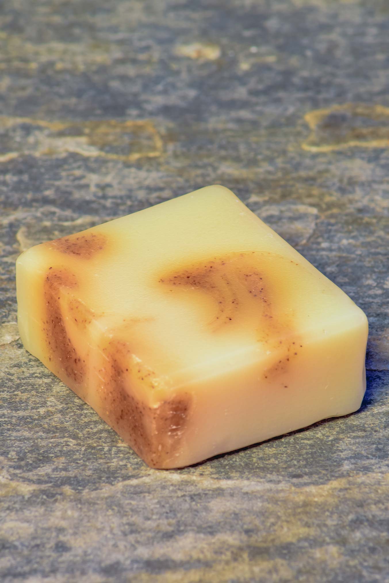 Himalayan Lime Luxury Bath Soap - An Invigorating & Refreshing Blend Of Citrus Oils - SOS Organics - 100gm
