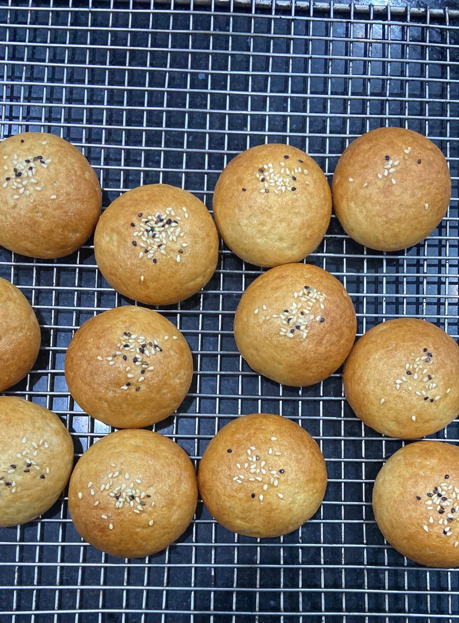 Whole-Wheat Slider Buns - No Bread Improver, Emulsifiers, Stabiliser, No Preservatives & No Flavour Enhancer Or No Refined Sugar - Set Of 8 - Nature&