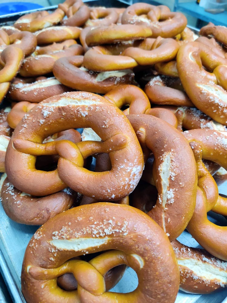 Laugen Brezel | Mini - No Bread Improver, Emulsifiers, Stabiliser, No Preservatives & No Flavour Enhancer Or No Refined Sugar - German Bakery - 130gm