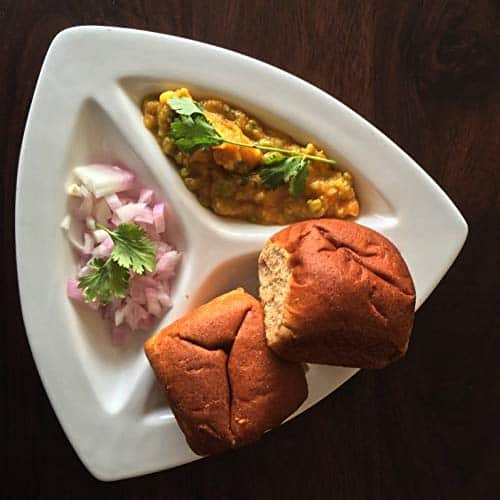 Pav Buns | Whole-Wheat Pav Buns - Vegan, No Bread Improver, Emulsifiers, Stabiliser, No Preservatives & No Flavour Enhancer Or No Refined Sugar - Paushtaa - 200gm