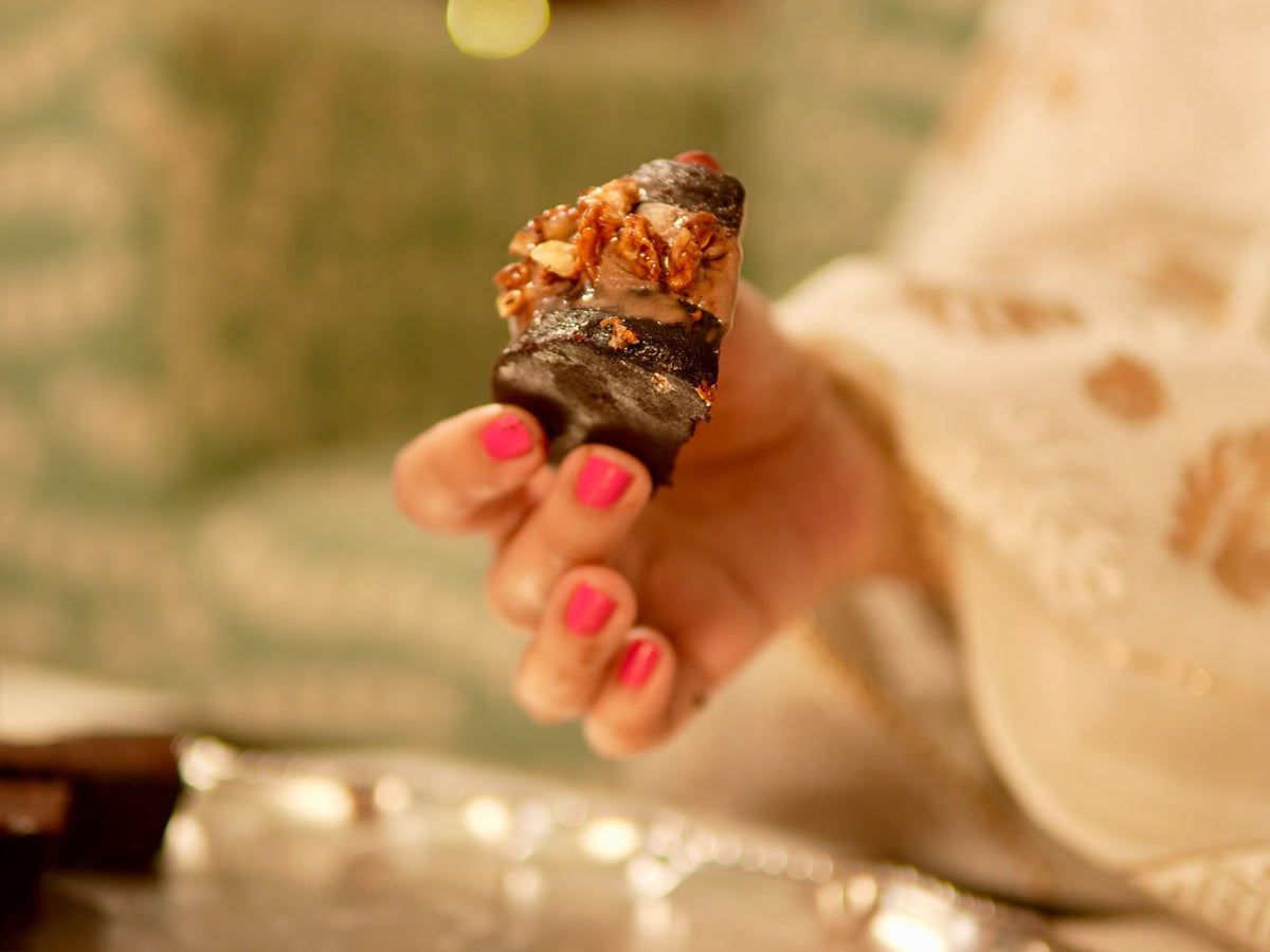 Ice Cream| Chocolate Walnut Brownie Ice Cream Sandwich - No Preservatives , No Artificial Flavours or Colours - Miri Kiri – 250gm