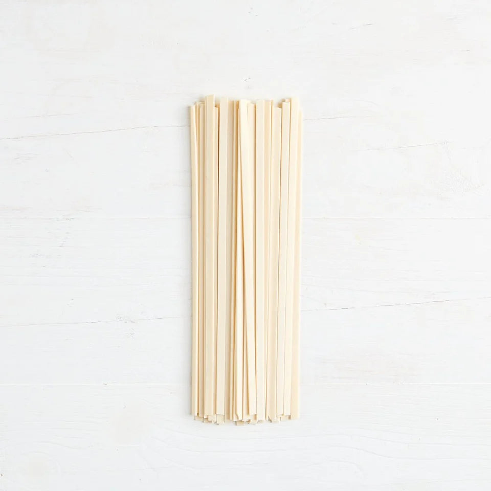 Noodles | Organic Japanese Wide Udon- Traditionally Slow Dried Japanese Noodles - Gluten Free, Low In Fat, High In Fibre And Protein - Clearspring - 200gm