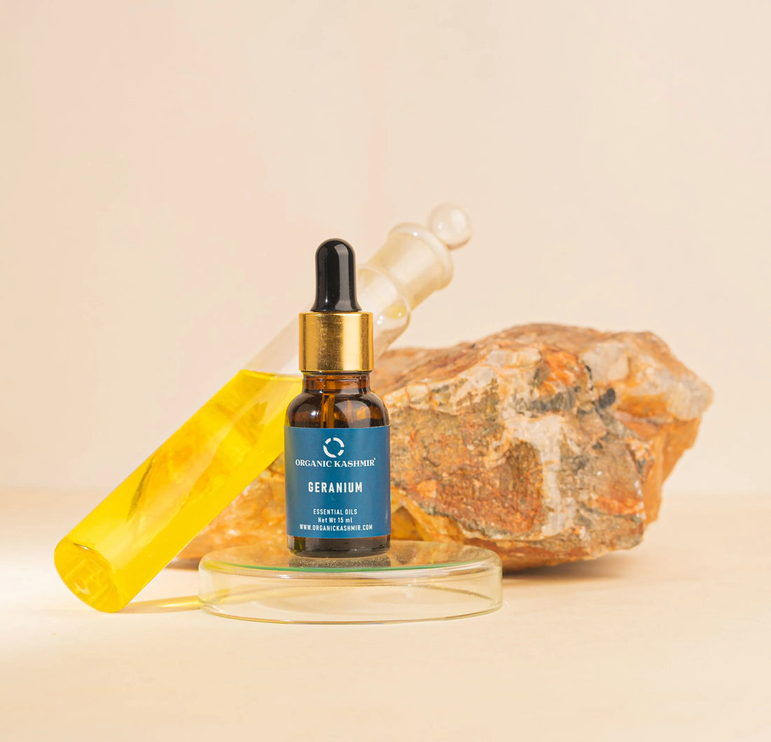 Essential Oil | Kashmir Geranium Essential Oil (Geranium Clarkei) - Organic Kashmir - 15ml