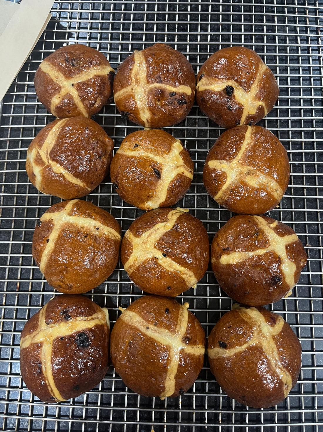 Bun | Hot Cross Sweet Buns - A Delicious &amp; Comforting Bite With Fruits &amp; Nuts - No Bread Improver, Emulsifiers, Stabiliser, No Preservatives &amp; No Flavour Enhancer Or No Refined Sugar Nature&