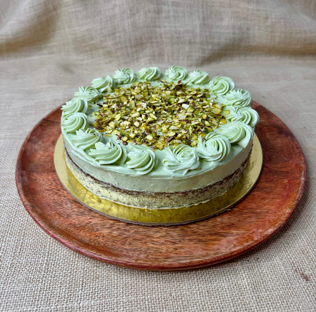 Cake | Pistachio Buttercream Cake - Vegan, Gluten Free &amp; Refined Sugar Free - Nature&
