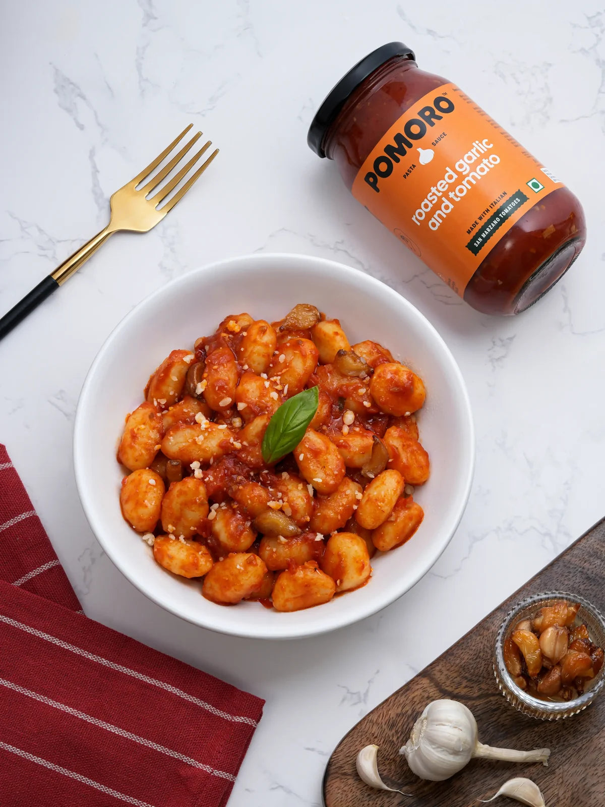 Pasta Sauce | Roasted Garlic And Tomato (San Marzano Tomatoes) - Made With Italian &amp; Extra Virgin Olive Oil – Vegan-No Added Sugar, No Added Preservatives – Pomoro– 390gm