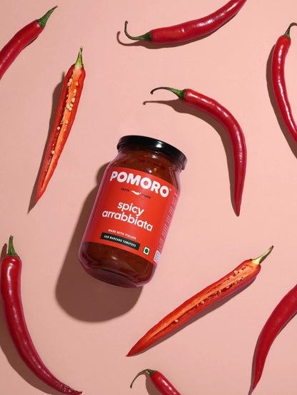 Pasta Sauce | Spicy Arrabbiata (San Marzano Tomatoes)- Made With Italian &amp; Extra Virgin Olive Oil – Vegan-No Added Sugar, No Added Preservatives – Pomoro– 390gm