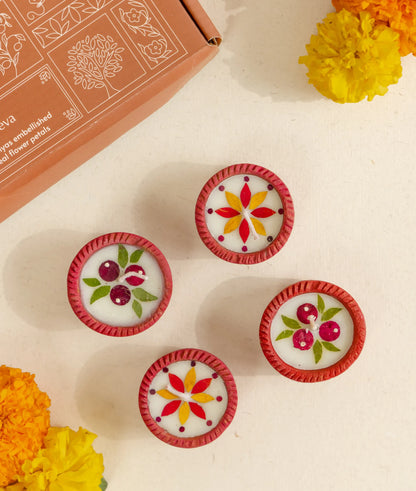 Diya | Summer Dance Diya - Handcrafted – Eco Friendly Soy Wax, No Chemical &amp; No Harmful Fumes – Nature’s Soul - Set of 4 (5 × 5 × 2.5 cm)
