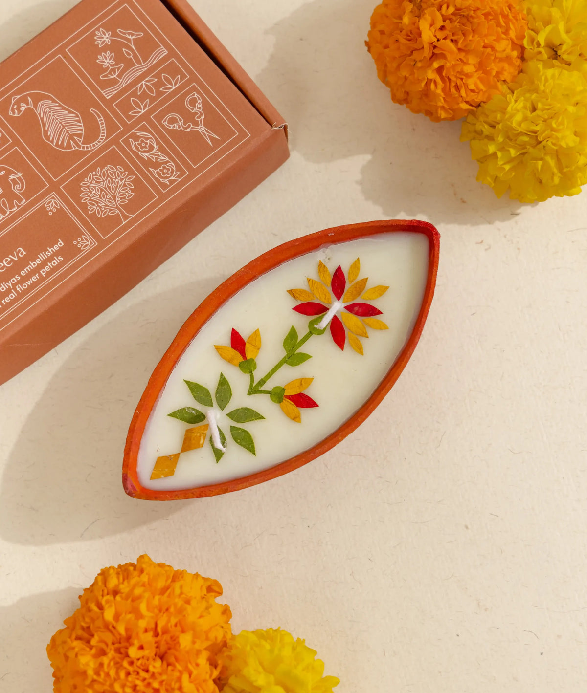 Diya | Summer Dance Big Boat Diya - Handcrafted – Eco Friendly Soy Wax, No Chemical &amp; No Harmful Fumes – Nature’s Soul - (6.7 × 12.7 × 3.2 cm)